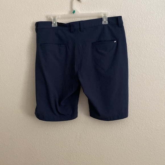 Travis Mathew Men's Navy Shorts Size 36” x 9” - Picture 3 of 6